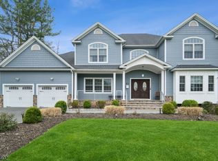 21 Sycamore Ter, Livingston, NJ 07039