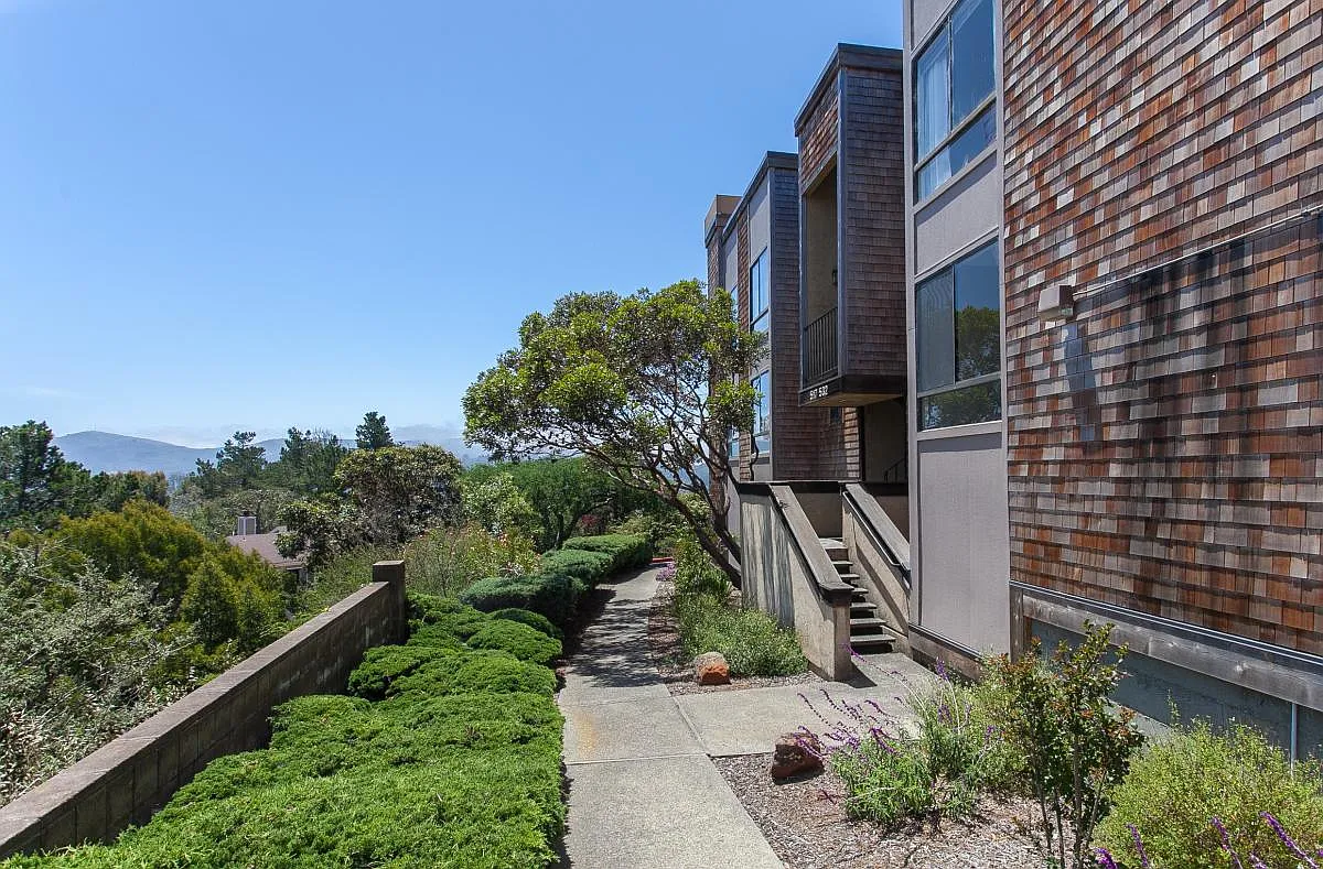 1 bed, 756 sqft, $3,200 — Photo 1