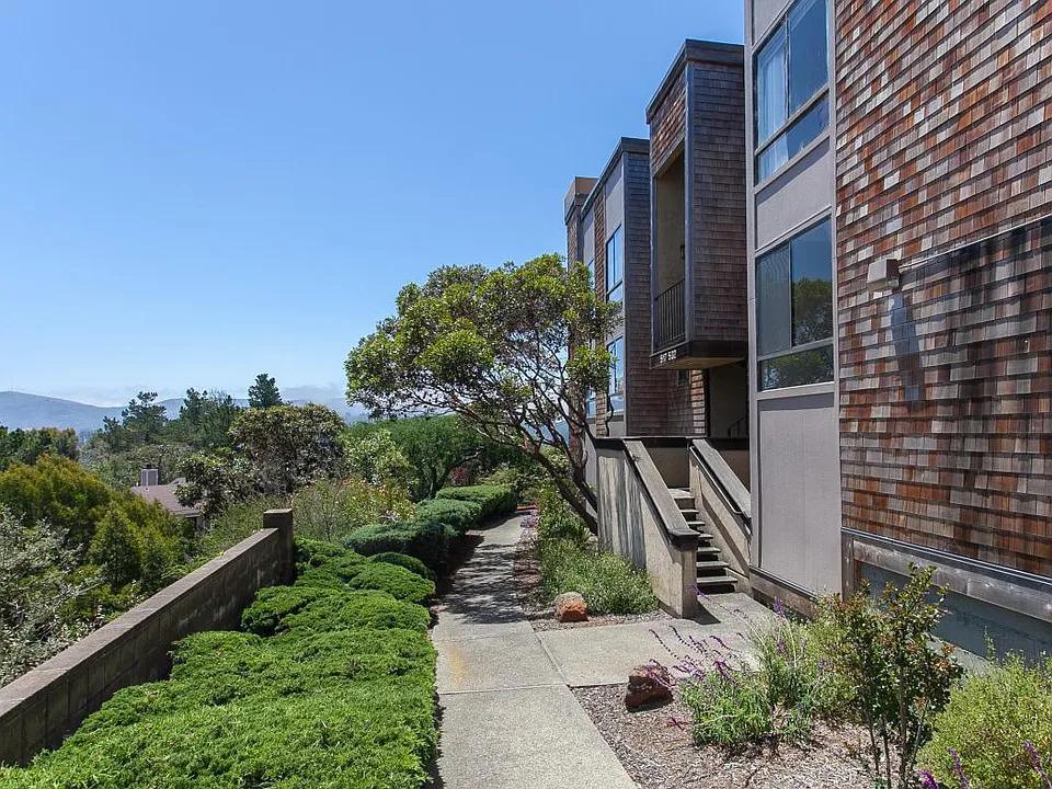 521 Seaver Dr