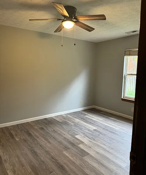 245 Bluegrass Dr — Photo 4