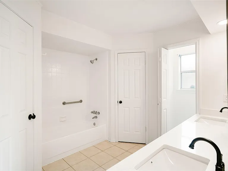 915 S Diamondhead Blvd — Photo 14