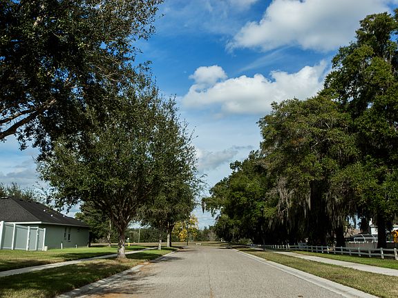 4th image of 627 Chesney Dr