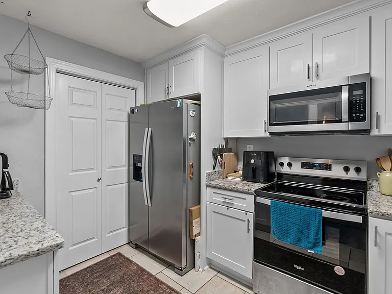 424 E Ocean Ave — Photo 9