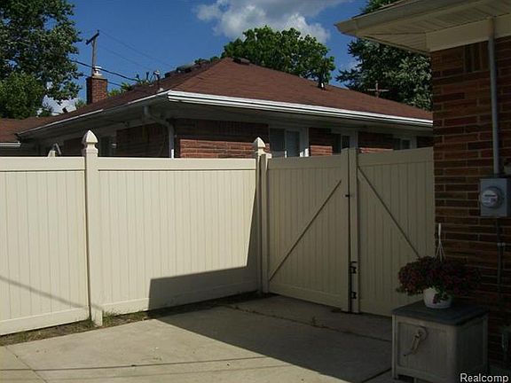 5th image of 25218 Westfield