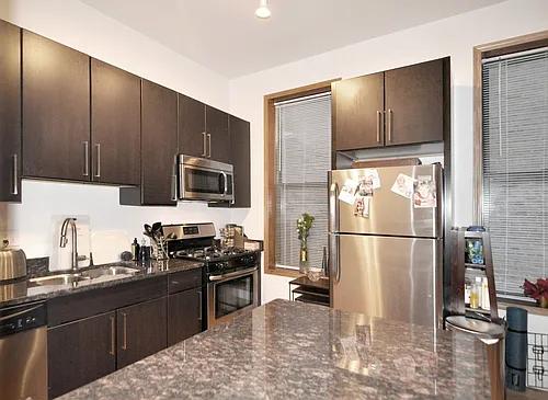 1260 N Bosworth Ave #3R Photo 1