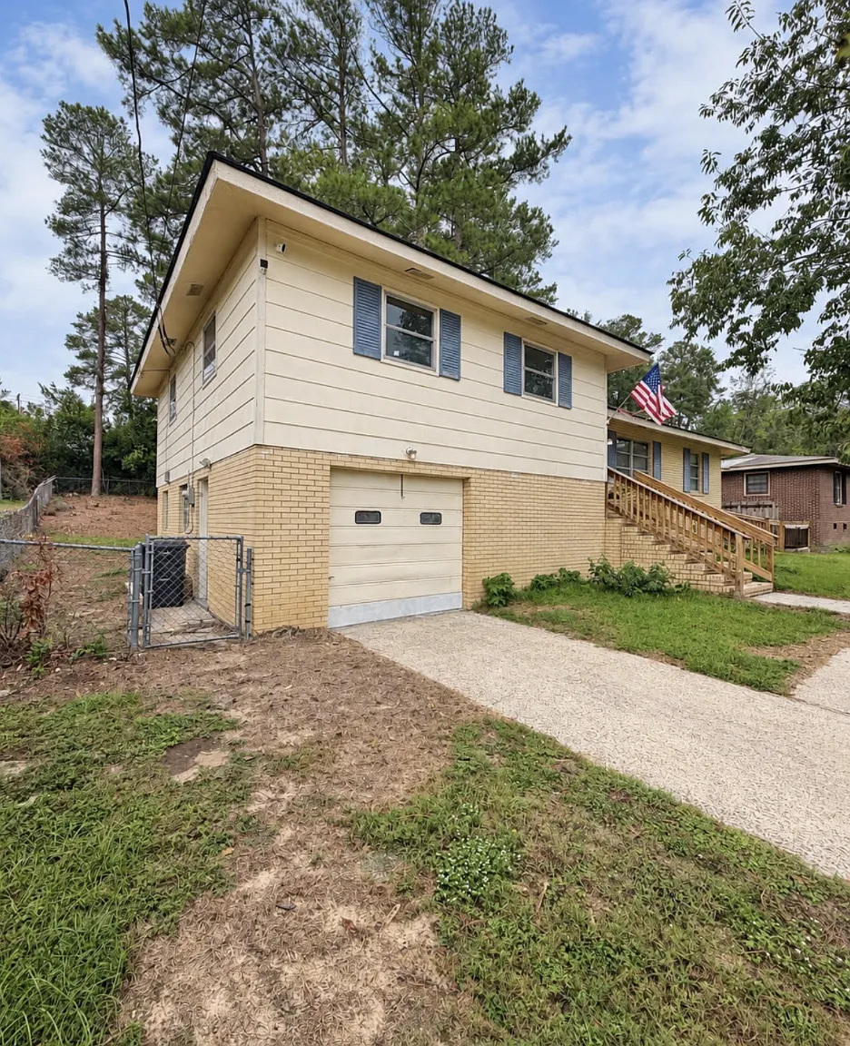 3 bed, 2.0 bath, 1344 sqft, $1,600 — Photo 2