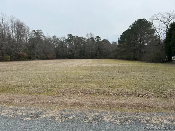 Hunter Ln, Hayes, VA 23072