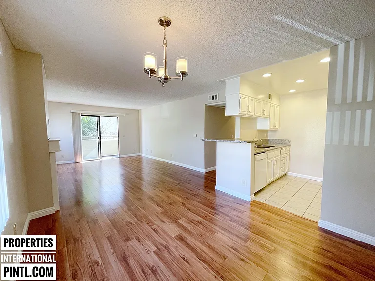 428 Hawthorne St — Photo 17
