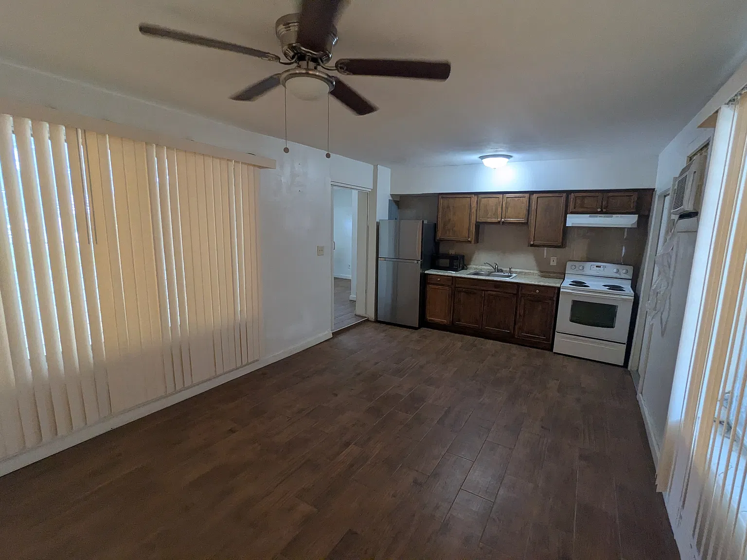 Studio, $1,500 — Photo 1