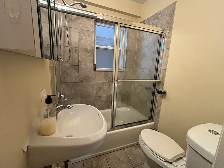 1705 Simpson St #2F — Photo 11