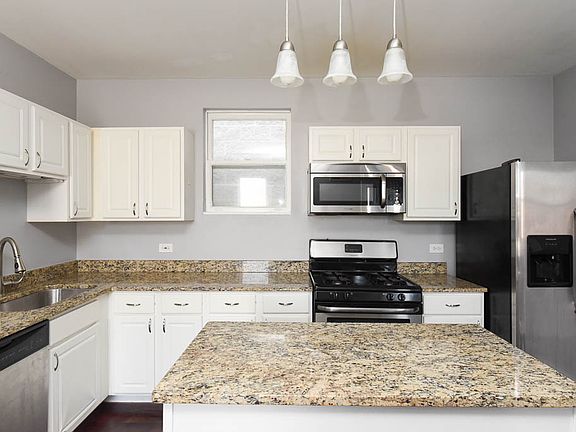 2nd image of 4140 N Western Ave Unit 3