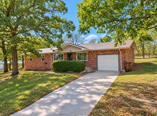121 Gilbert Dr, Eufaula, OK 74432