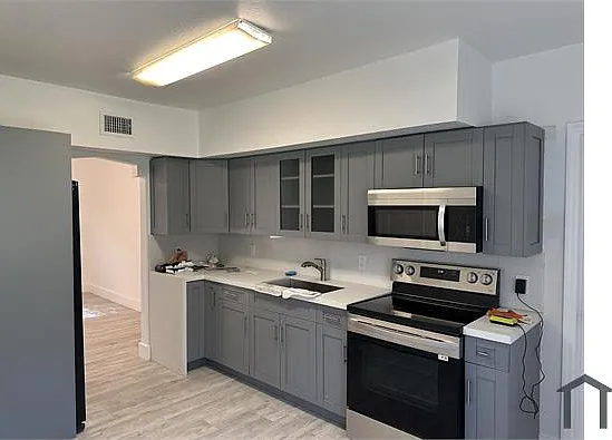 901 NW 50th St — Photo 10