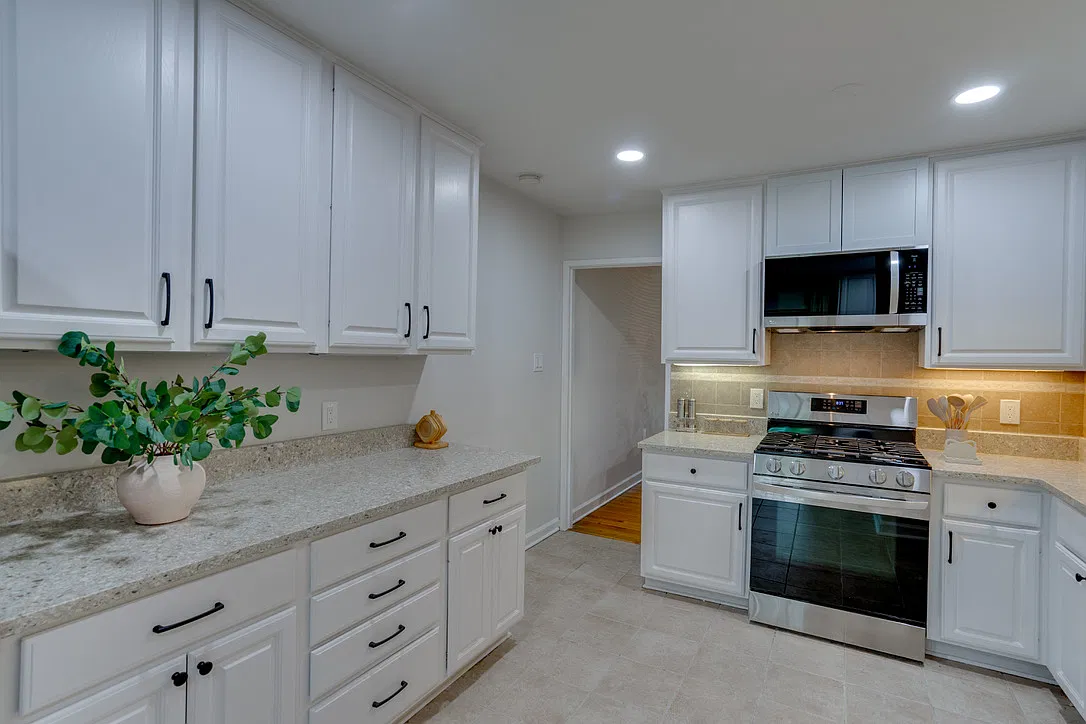 7917 Schuyler Ct — Photo 4