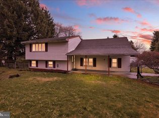 17 Schmeck Ln, Temple, PA 19560