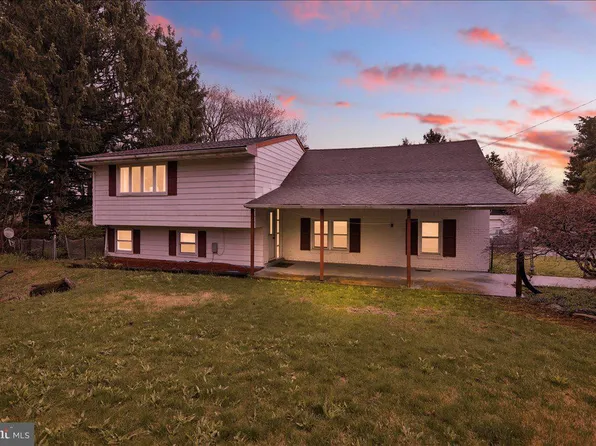 17 Schmeck Ln, Temple, PA 19560