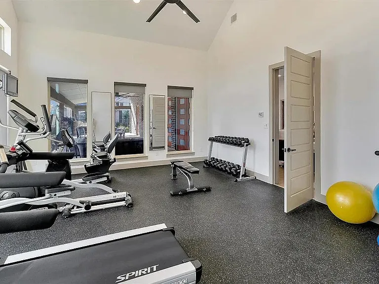 627 Oakridge Dr — Photo 21