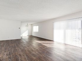 21st St 1144