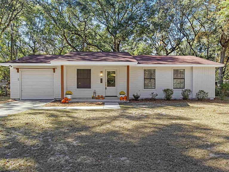 8477 Titus Ln — Photo 2