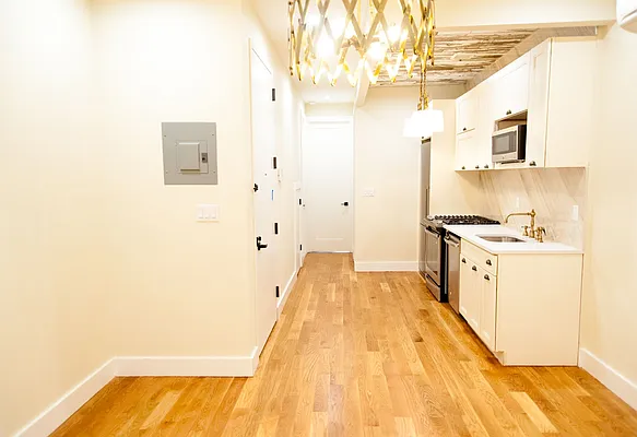 Rented by Nooklyn NYC LLC | media 44