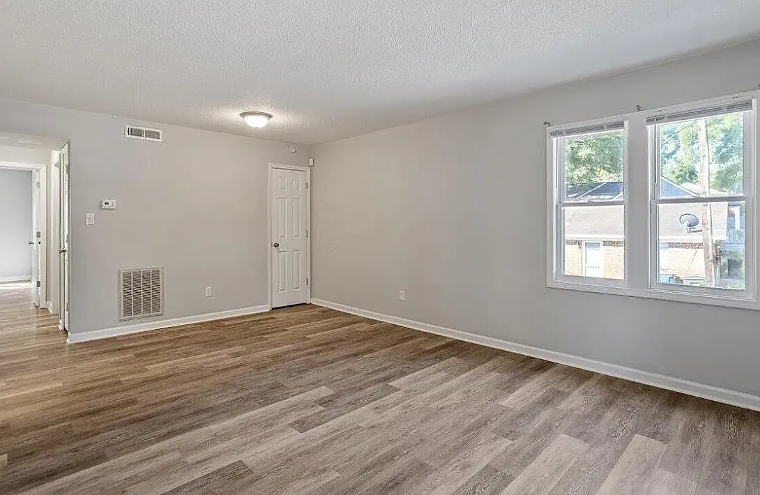 2 bed, 800 sqft, $1,250 — Photo 3