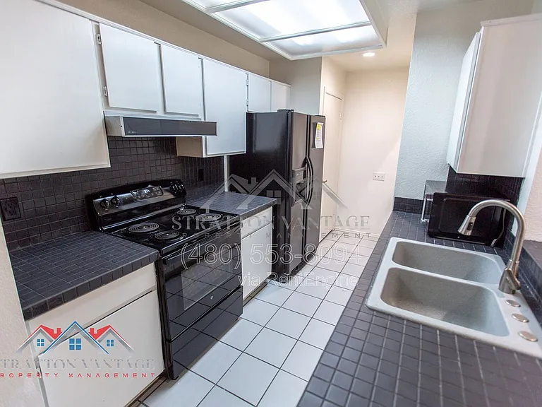 2035 S Elm St #110 — Photo 14