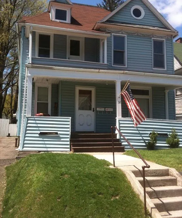 32 Tremont Ave
