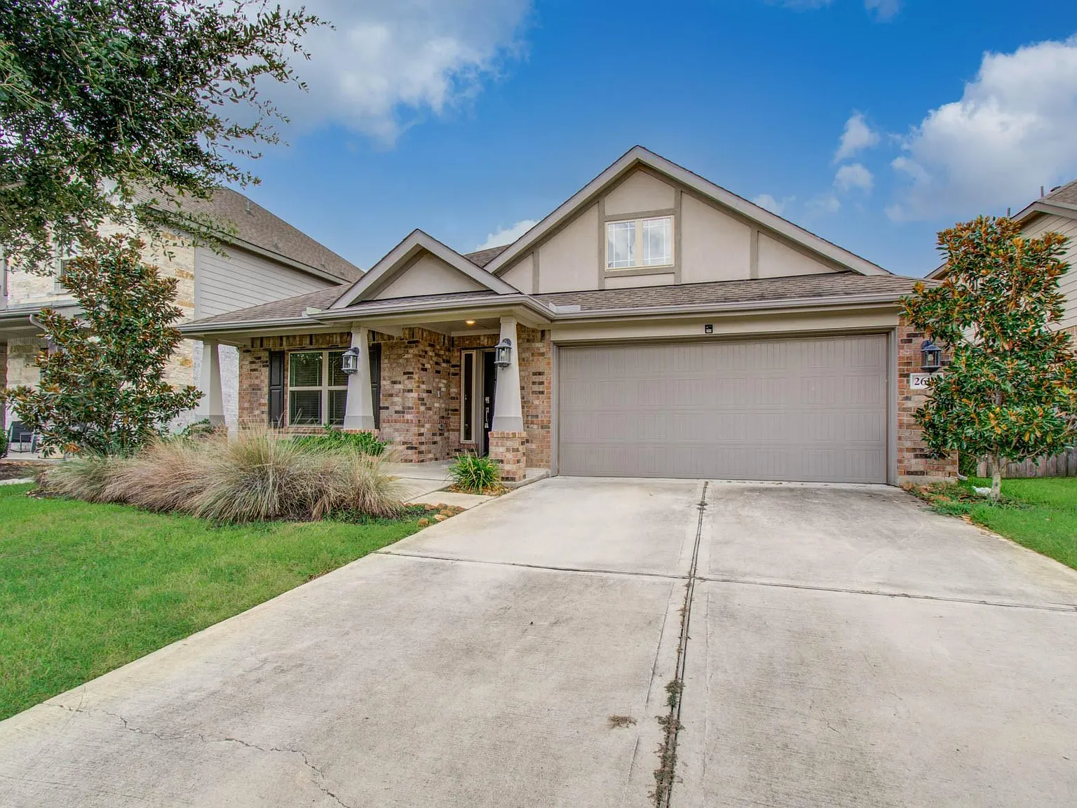 3 bed, 2.0 bath, 1844 sqft, $2,200 — Photo 1