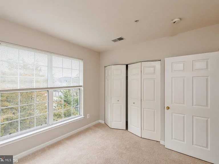 25340 Lake Mist Sq #301 — Photo 18