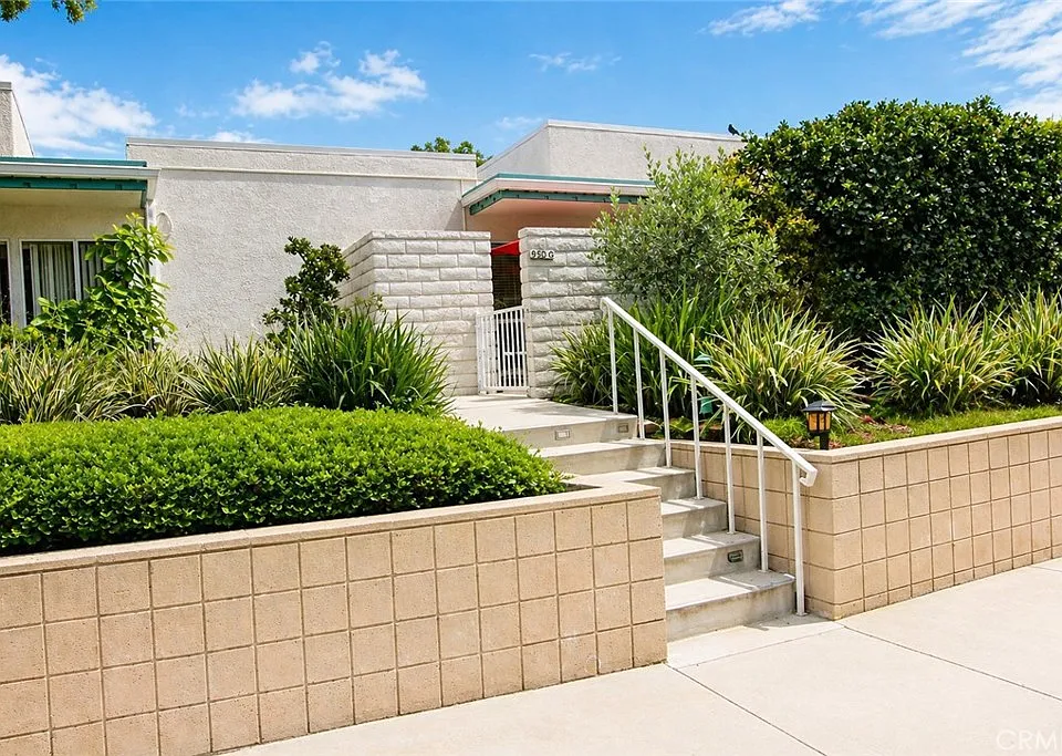 950 Avenida Carmel #G