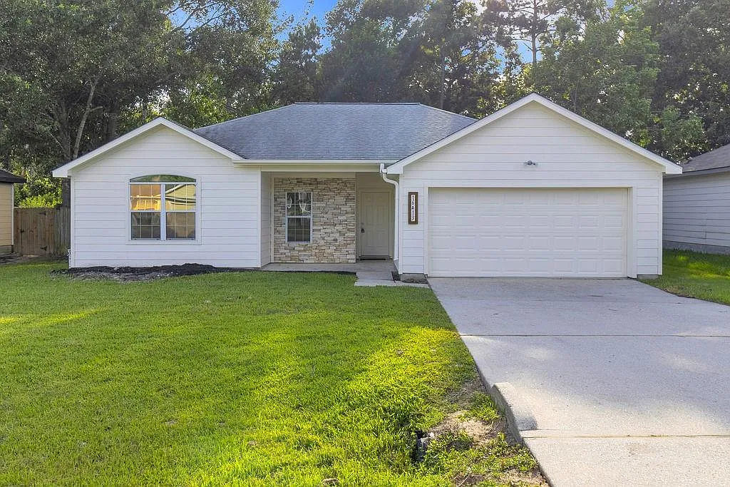 3 bed, 2.0 bath, 1262 sqft, $1,700 — Photo 1