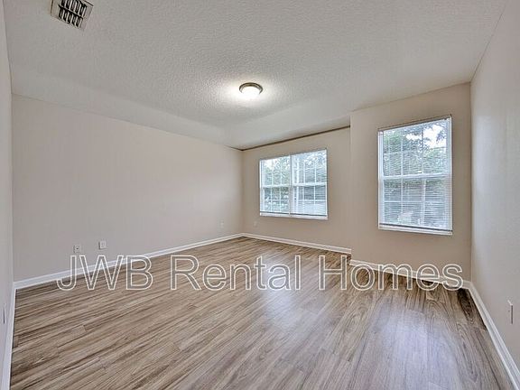 5th image of 8724 Eaton Ave