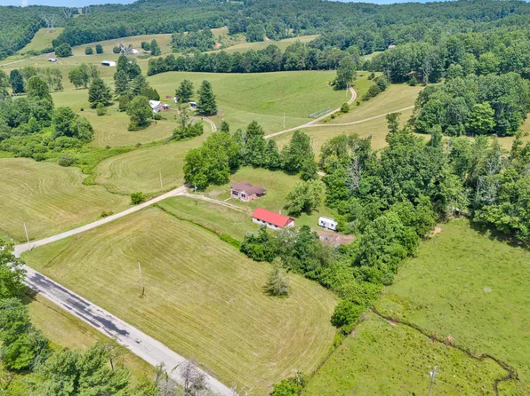 125 Soapstone Ridge Rd SE, Floyd, VA 24091