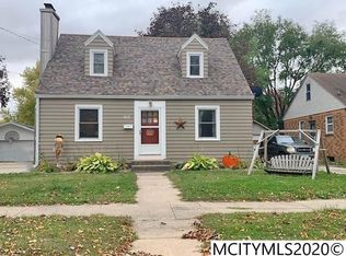 917 15th Pl NE, Mason City, IA 50401