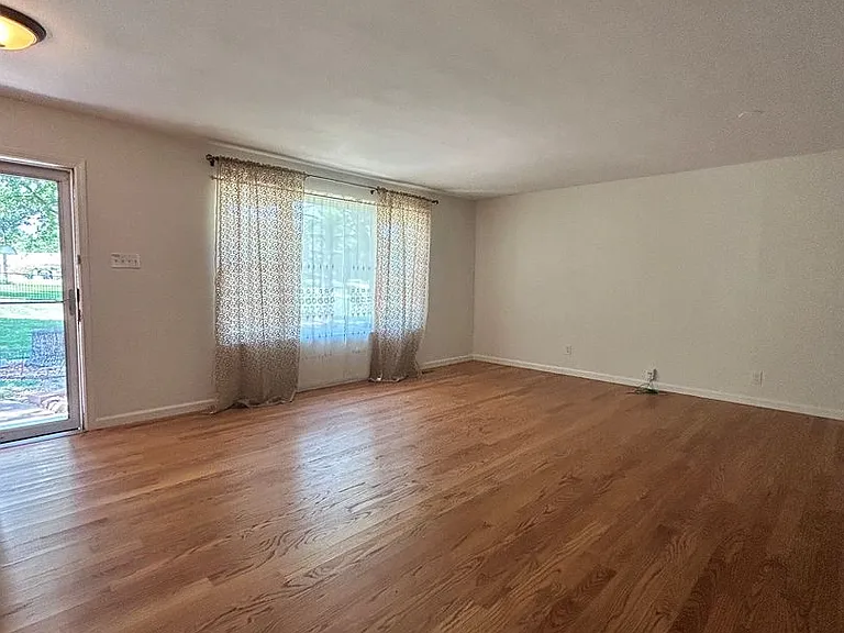 5916 Wells Rd — Photo 3
