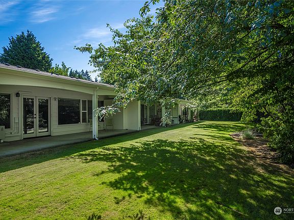 4th image of 11208 Clover Park Drive SW #28