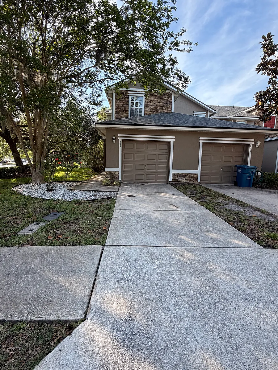 Building Photo - 299 Leese Dr