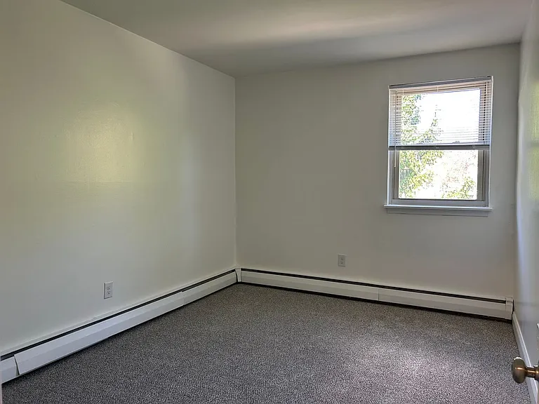 Parkside Manor Apartments — Photo 97