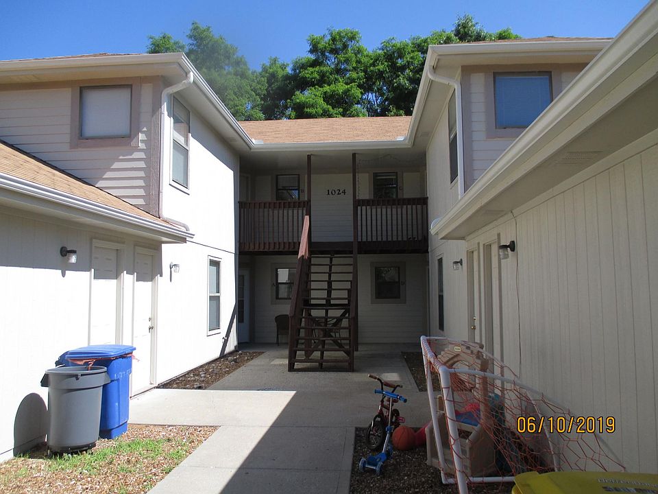 1st image of 1024 NE Lindsay Ave APT A