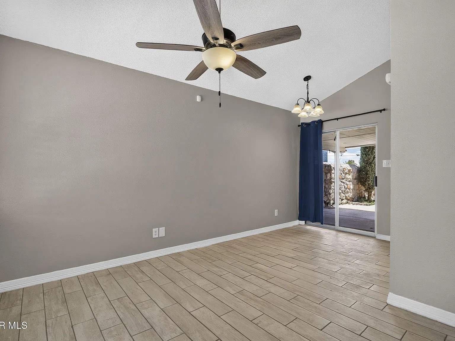 3 bed, 2.0 bath, 921 sqft, $1,349 — Photo 4