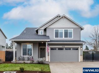 21190 Peyton Cir, Aurora, OR 97002