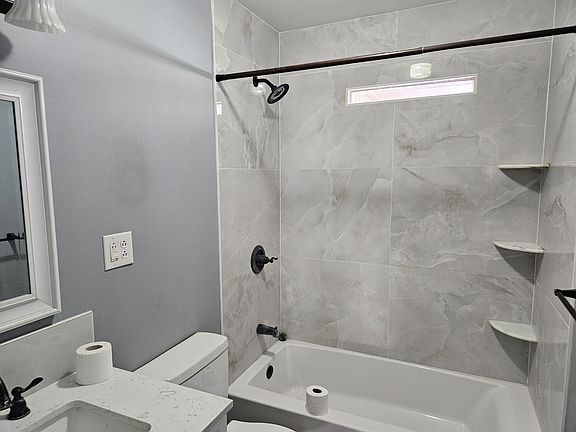 5th image of 108 N Topeka Ave