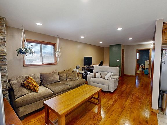 3rd image of 3684 Ridgecrest Dr