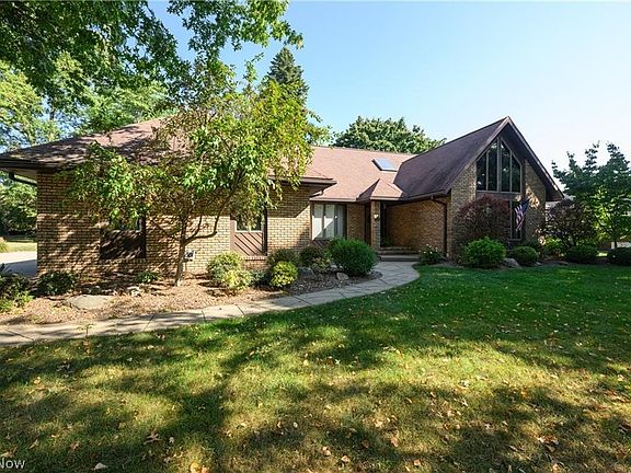 2nd image of 963 Mansion Cir