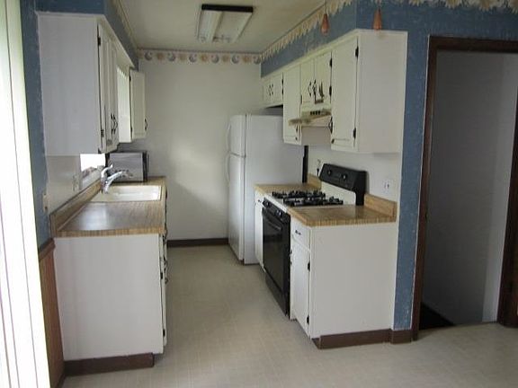 3rd image of 27479 Lamplighter Ln