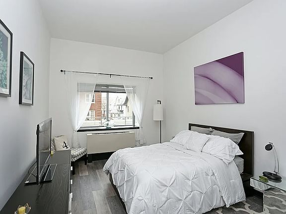 2nd image of 15350 89th Ave APT 1124