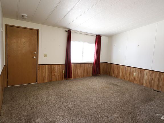 3rd image of 419 Fruitland Ave Trailer 43