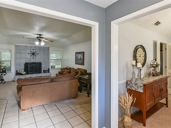 3rd image of 1203 Saint Andrews Dr