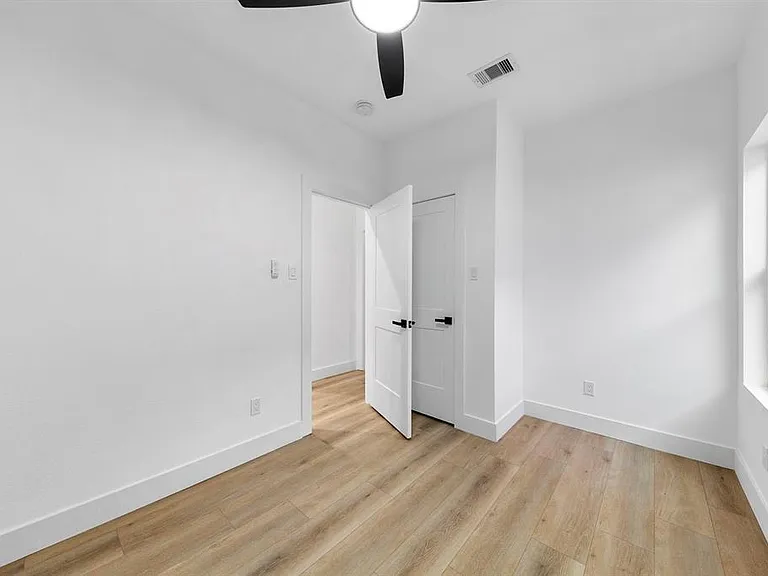 2805 Nettleton St — Photo 2