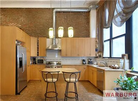 Rented by Warburg | media 8